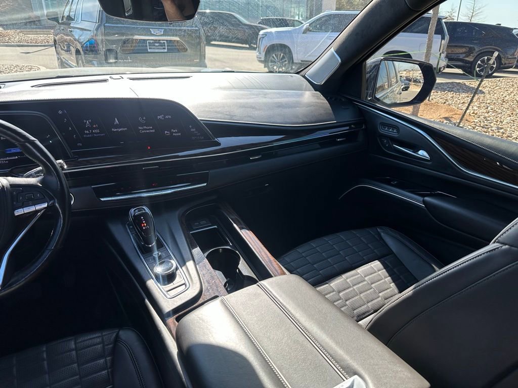 Used 2023 Cadillac Escalade ESV Premium Luxury Platinum image 23