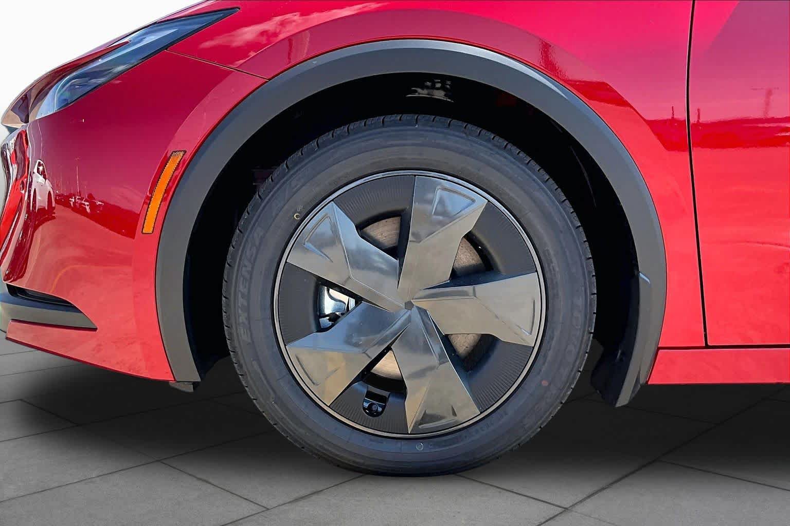 New 2027 Toyota Prius Plug-In Hybrid FWD image 9
