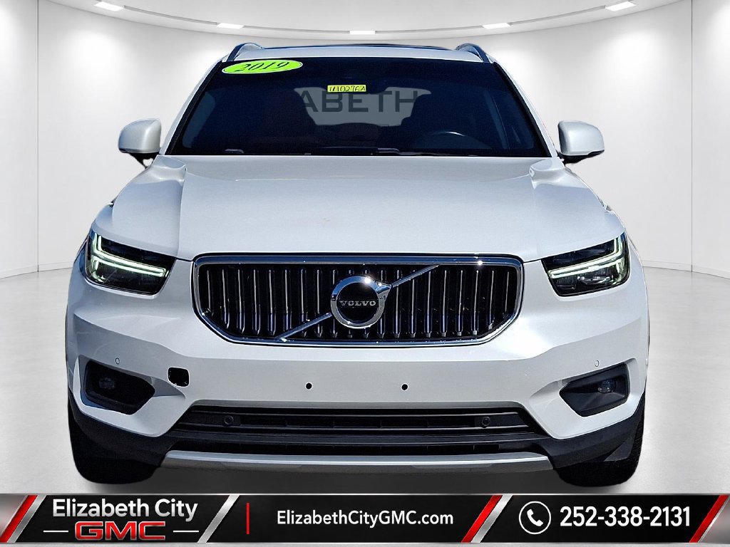Used 2019 Volvo XC40 T4 Inscription FWD image 3