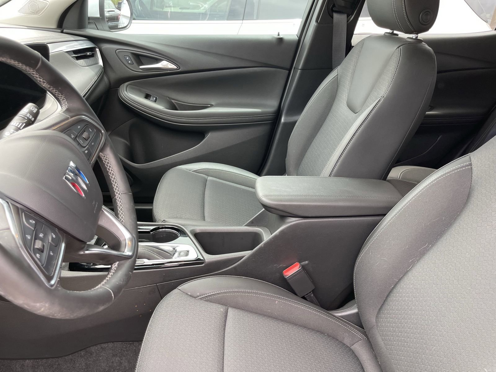 Certified 2024 Buick Encore GX Preferred w/ Comfort Package FWD image 10