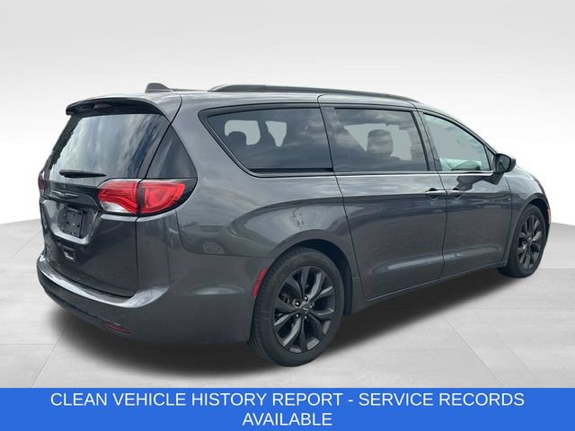 Used 2019 Chrysler Pacifica Touring Plus w/ S Appearance Package FWD image 4