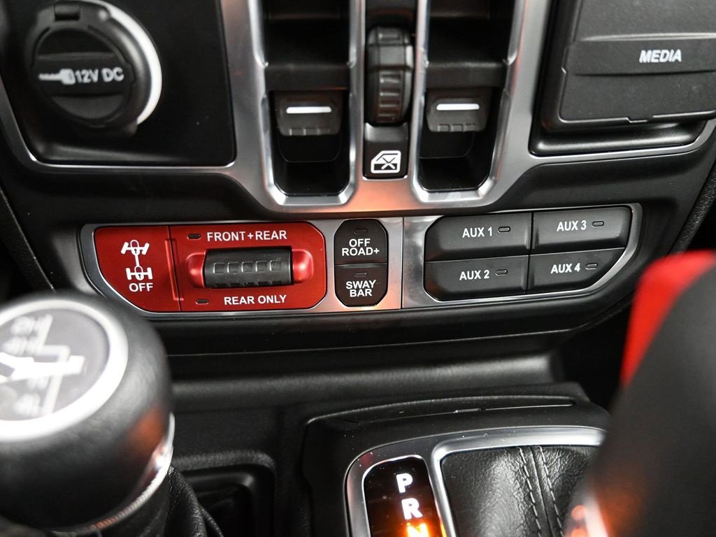 Certified 2025 Jeep Wrangler Unlimited Rubicon w/ Technology Group image 26