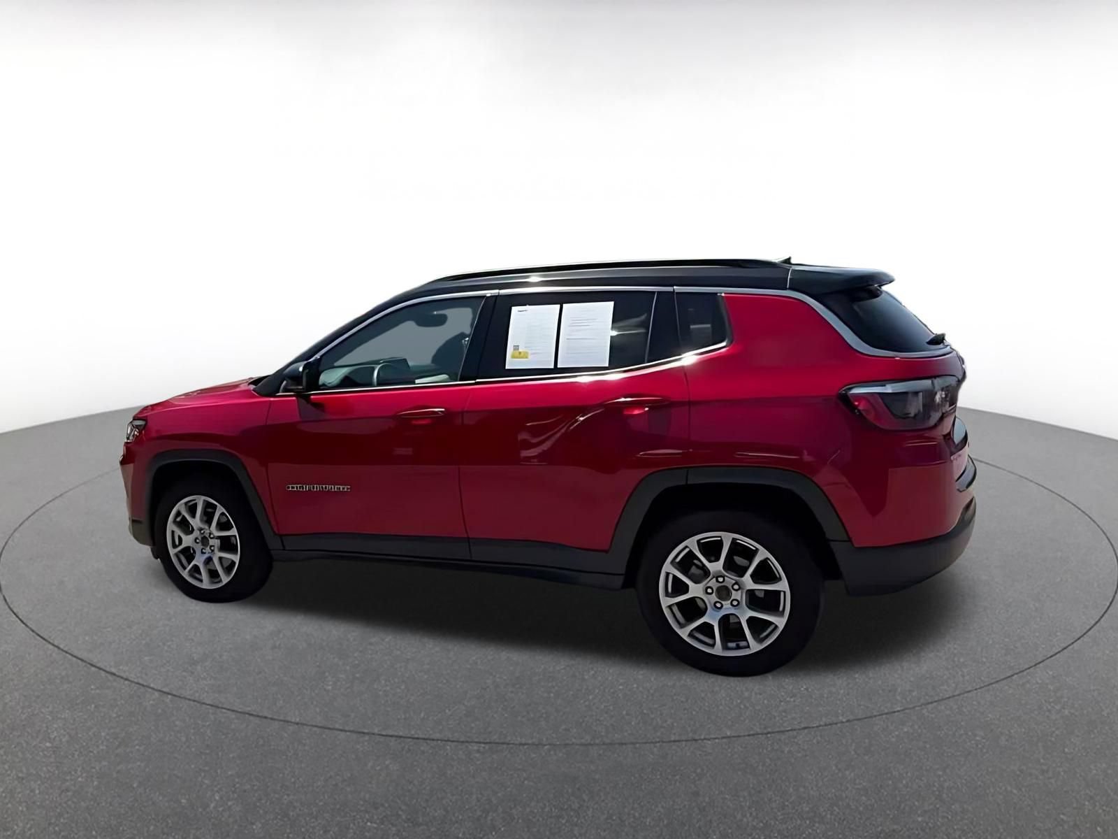 Used 2025 Jeep Compass Limited AWD/4WD image 8