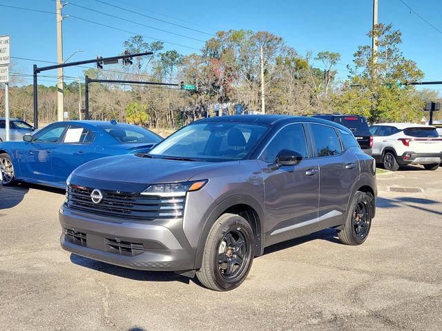 Used 2025 Nissan Kicks SV w/ Charging Package FWD image 4