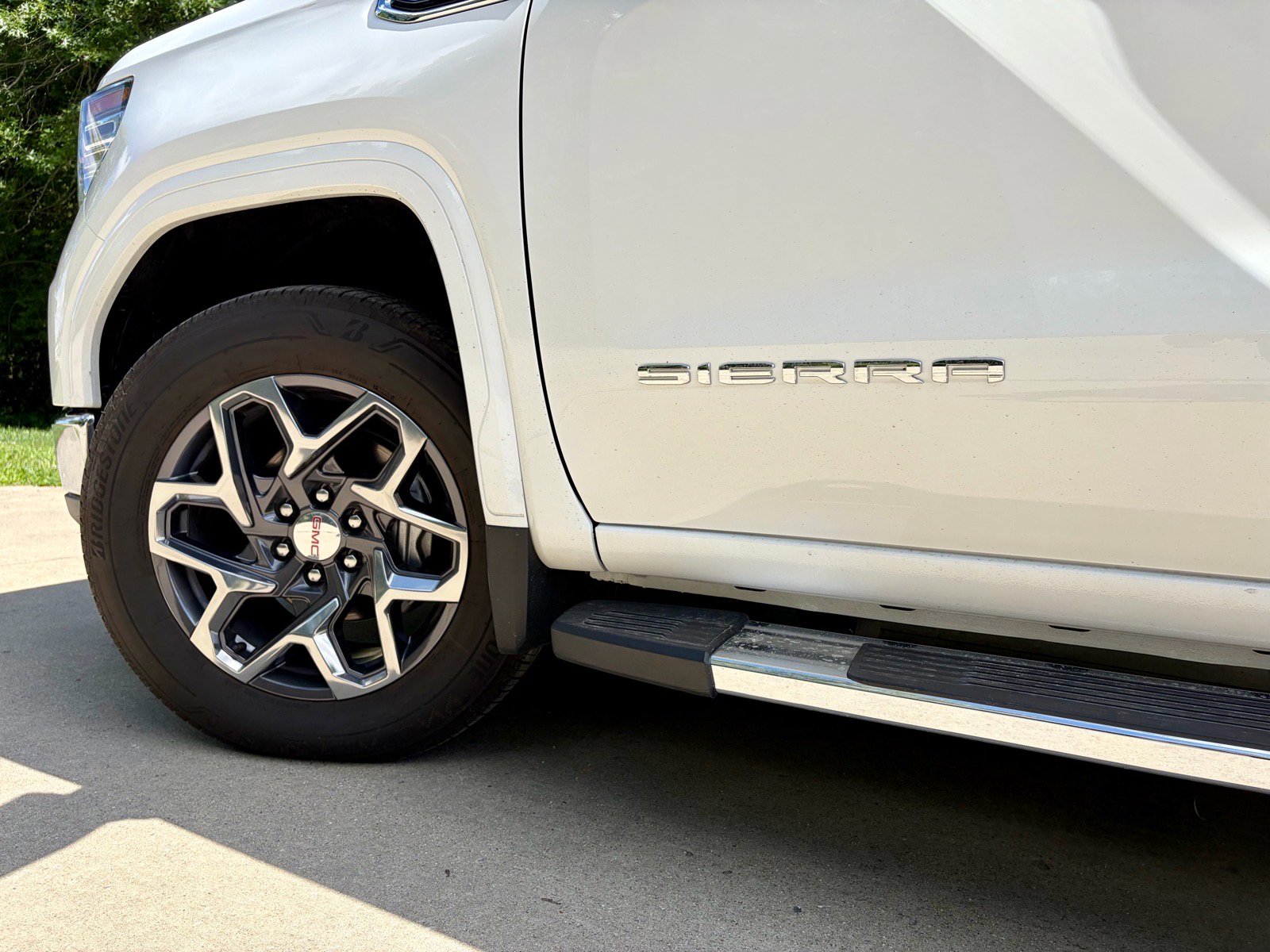Used 2025 GMC Sierra 1500 SLT w/ SLT Convenience Package AWD/4WD image 13
