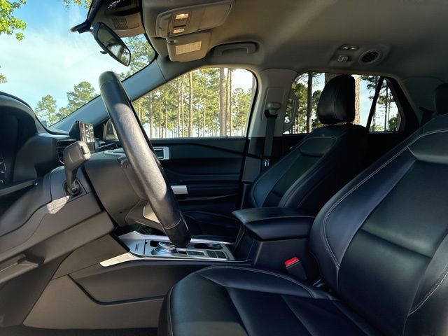 Used 2023 Ford Explorer XLT w/ Equipment Group 202A RWD image 21