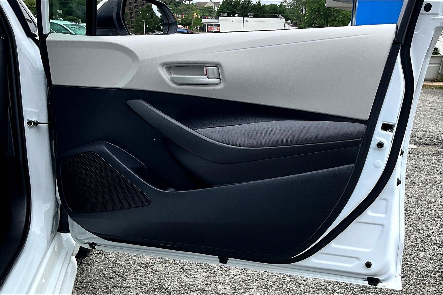Used 2025 Toyota Corolla LE FWD image 18