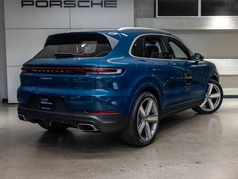 Certified 2026 Porsche Cayenne AWD/4WD image 8