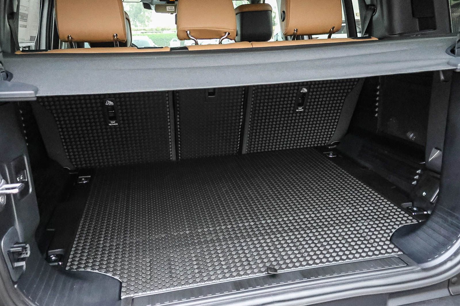 New 2026 Land Rover Defender 110 X-Dynamic SE AWD/4WD image 27