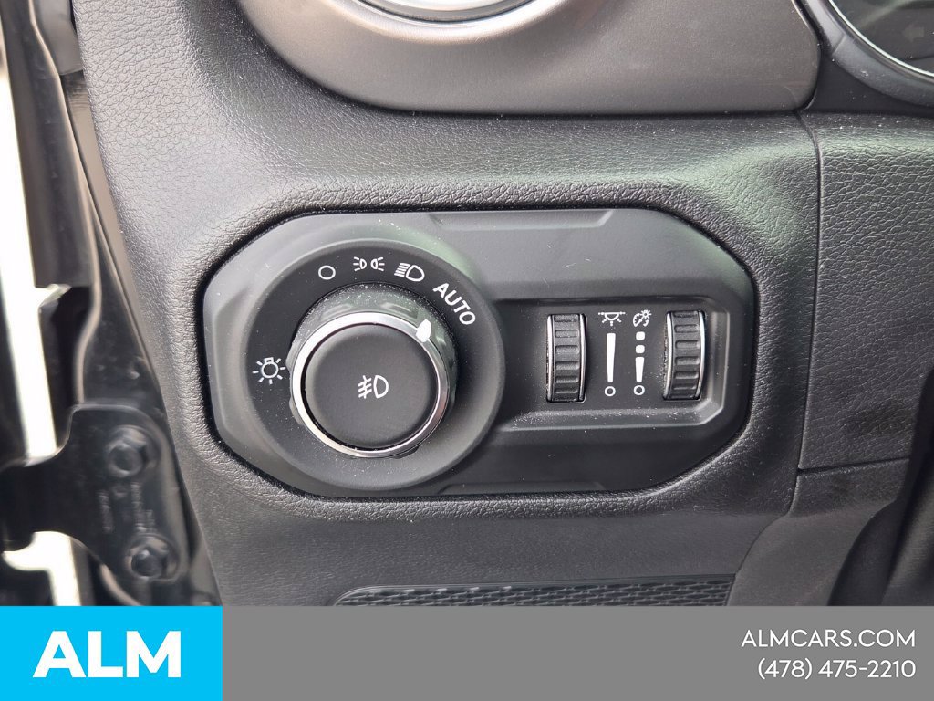 Used 2021 Jeep Wrangler Unlimited Sahara AWD/4WD image 30