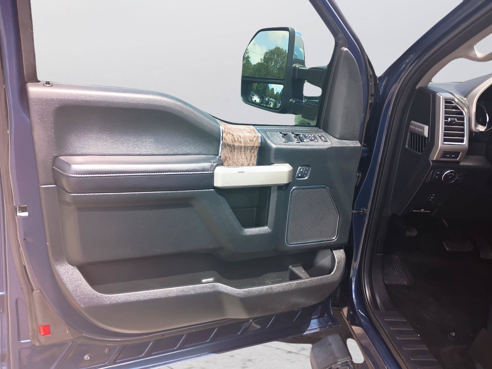 Used 2017 Ford F250 Lariat w/ Chrome Package AWD/4WD image 9
