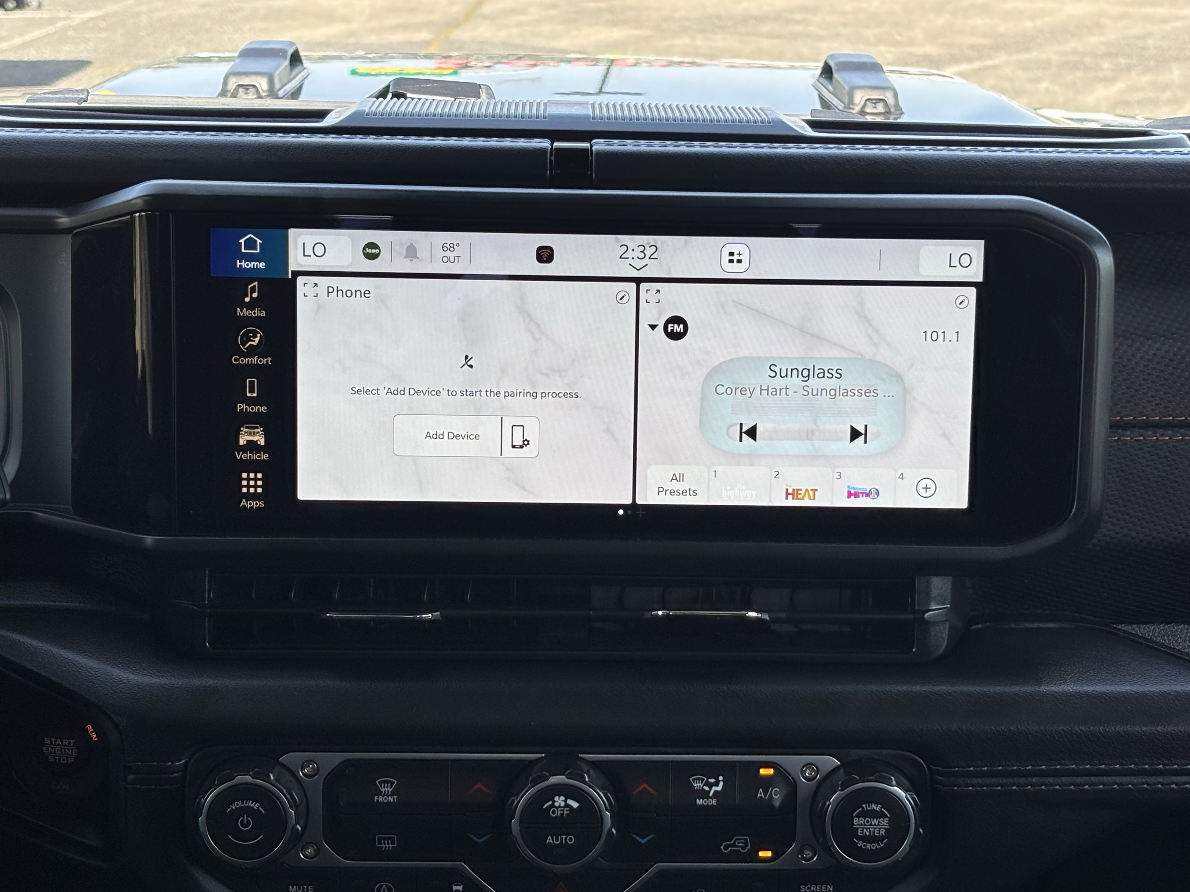 Used 2026 Jeep Gladiator Mojave AWD/4WD image 22