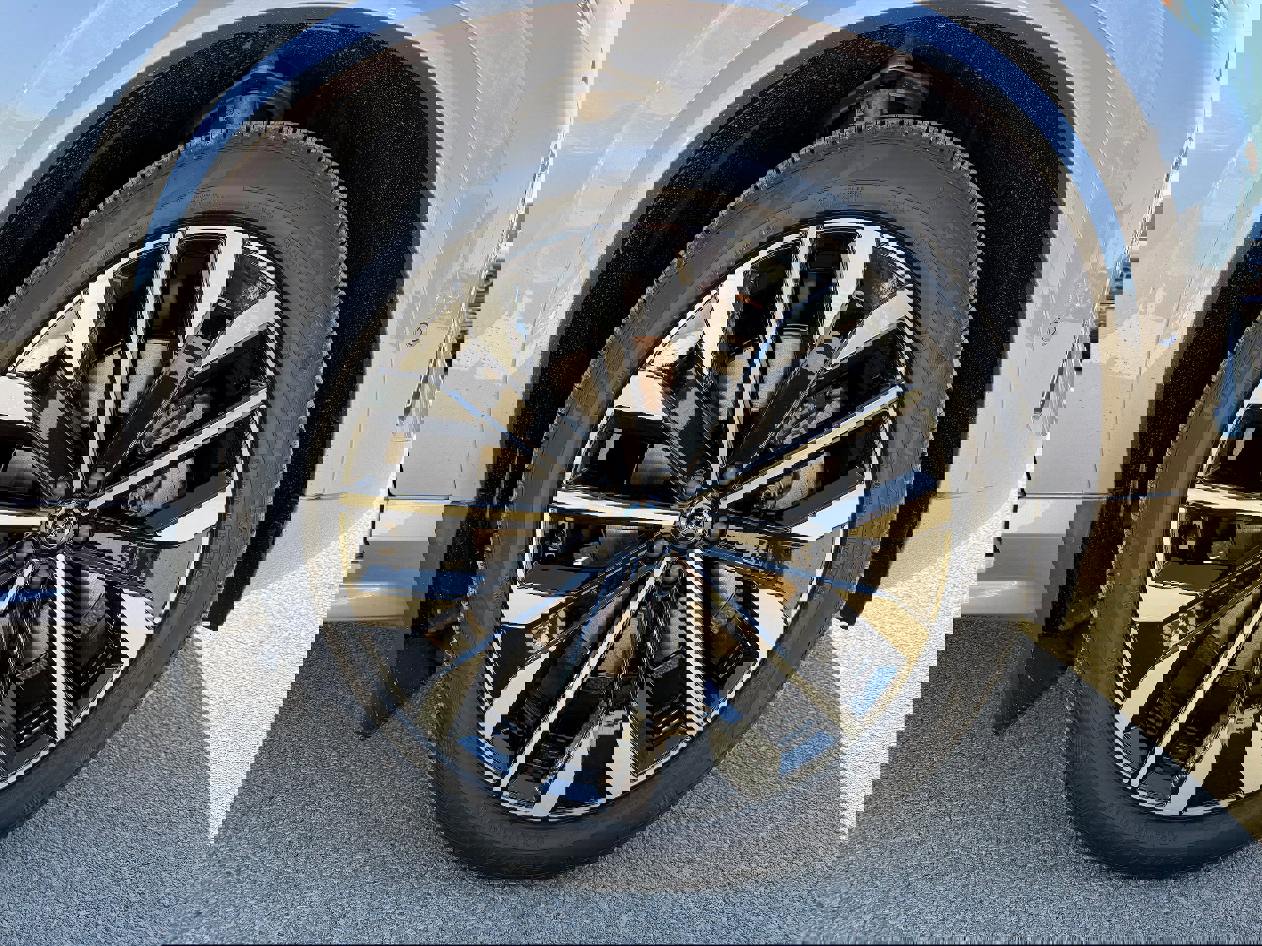 New 2026 Volvo XC90 T8 Ultra w/ Lounge Package image 6