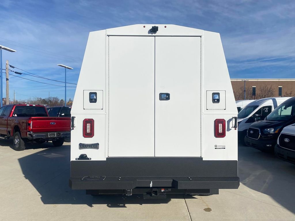 New 2025 Ford F450 XLT w/ XLT Value Package image 2