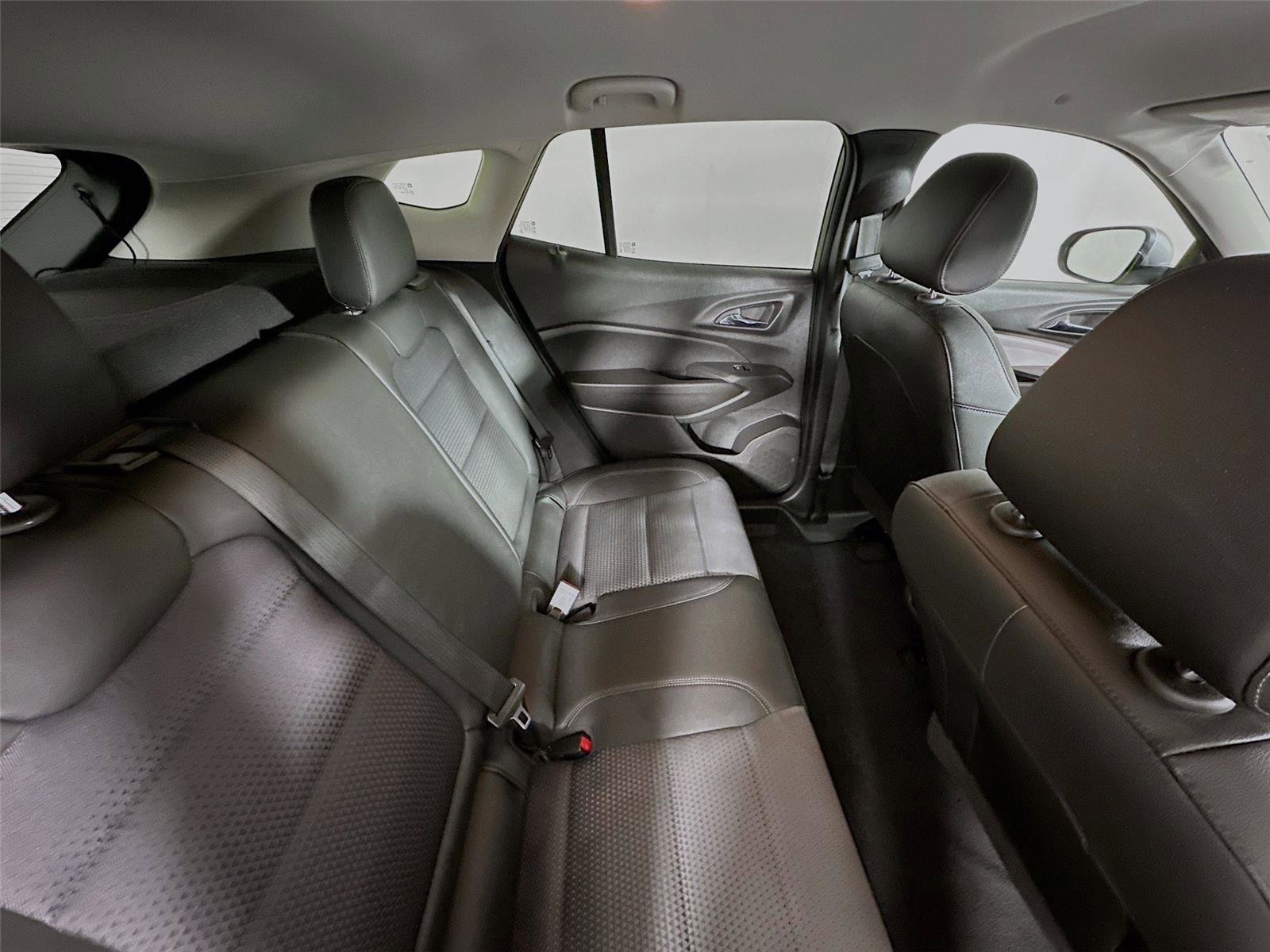 Used 2024 Chevrolet Trax LT FWD image 25