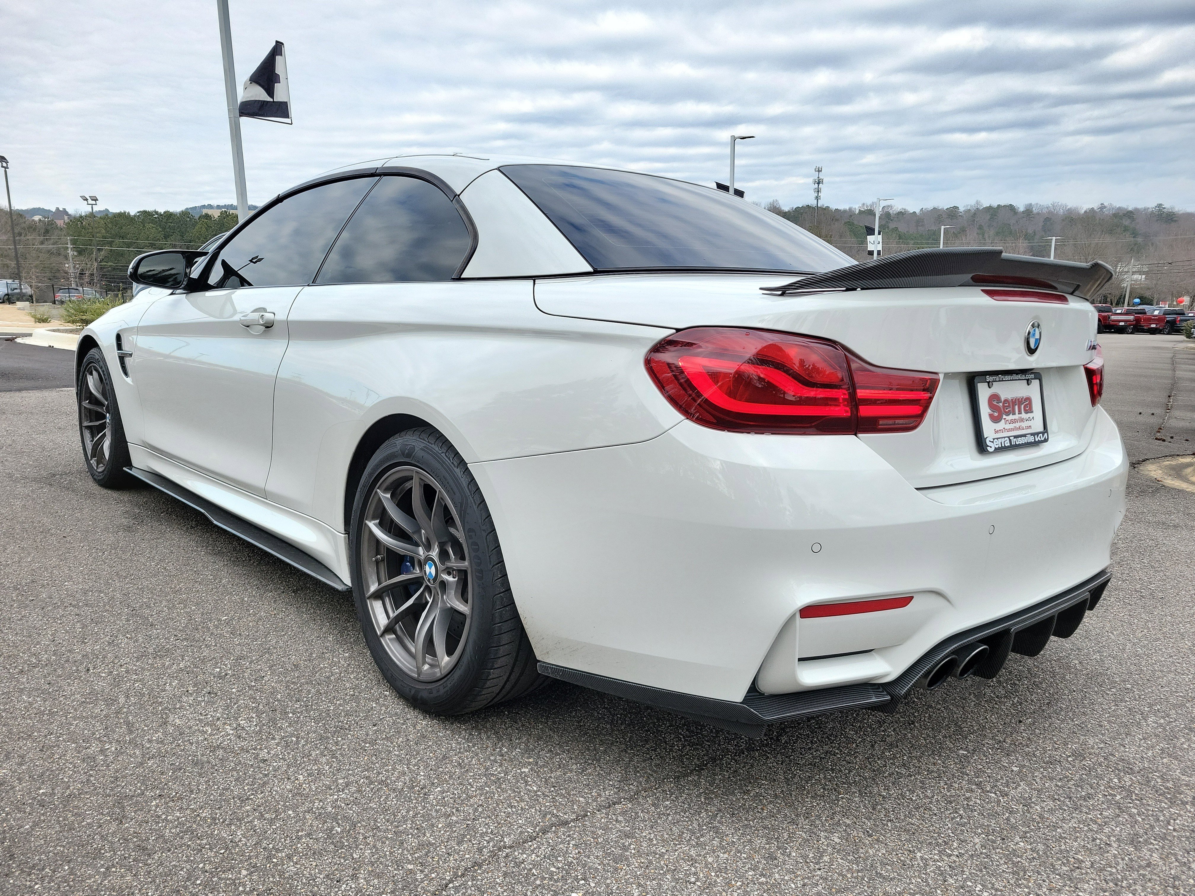 Used 2020 BMW M4 Convertible image 25
