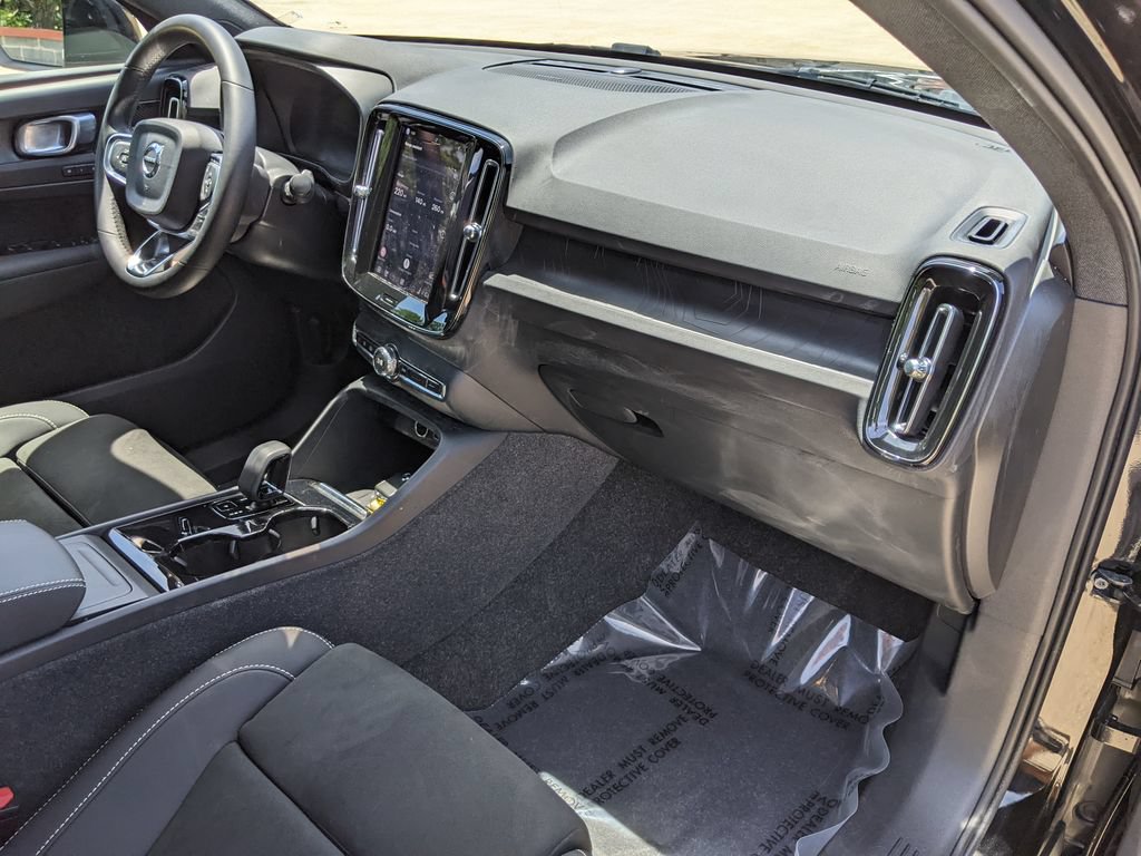 Certified 2023 Volvo C40 P8 Recharge Ultimate AWD/4WD image 21