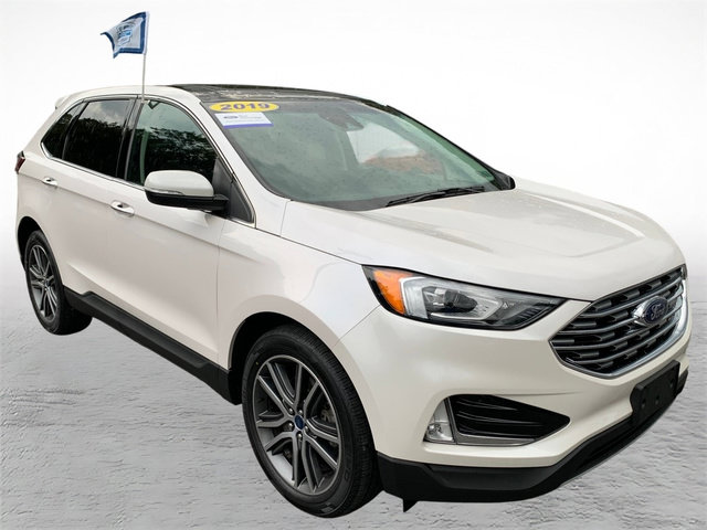 Certified 2019 Ford Edge Titanium w/ Cold Weather Package AWD/4WD image 8