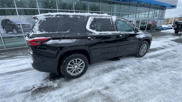 Certified 2023 Chevrolet Traverse LT w/ Rear Camera Mirror Package image 8