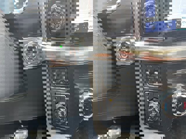 Used 2023 Ford F150 Lariat w/ Trailer Tow Package image 37