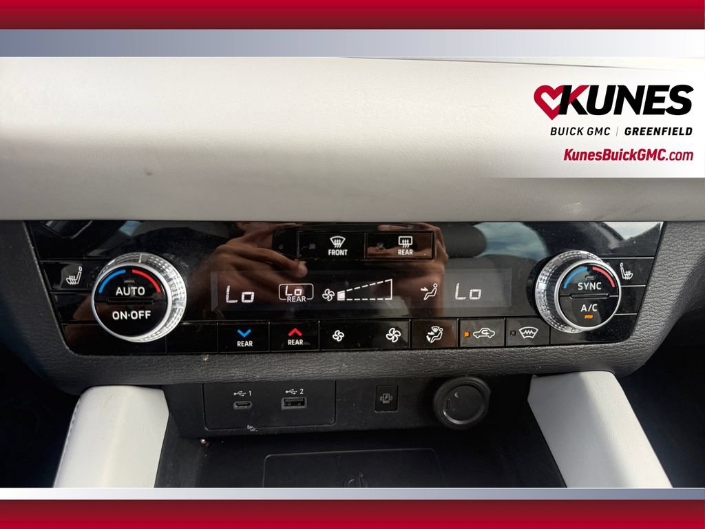 Used 2023 Mitsubishi Outlander SEL AWD/4WD image 24
