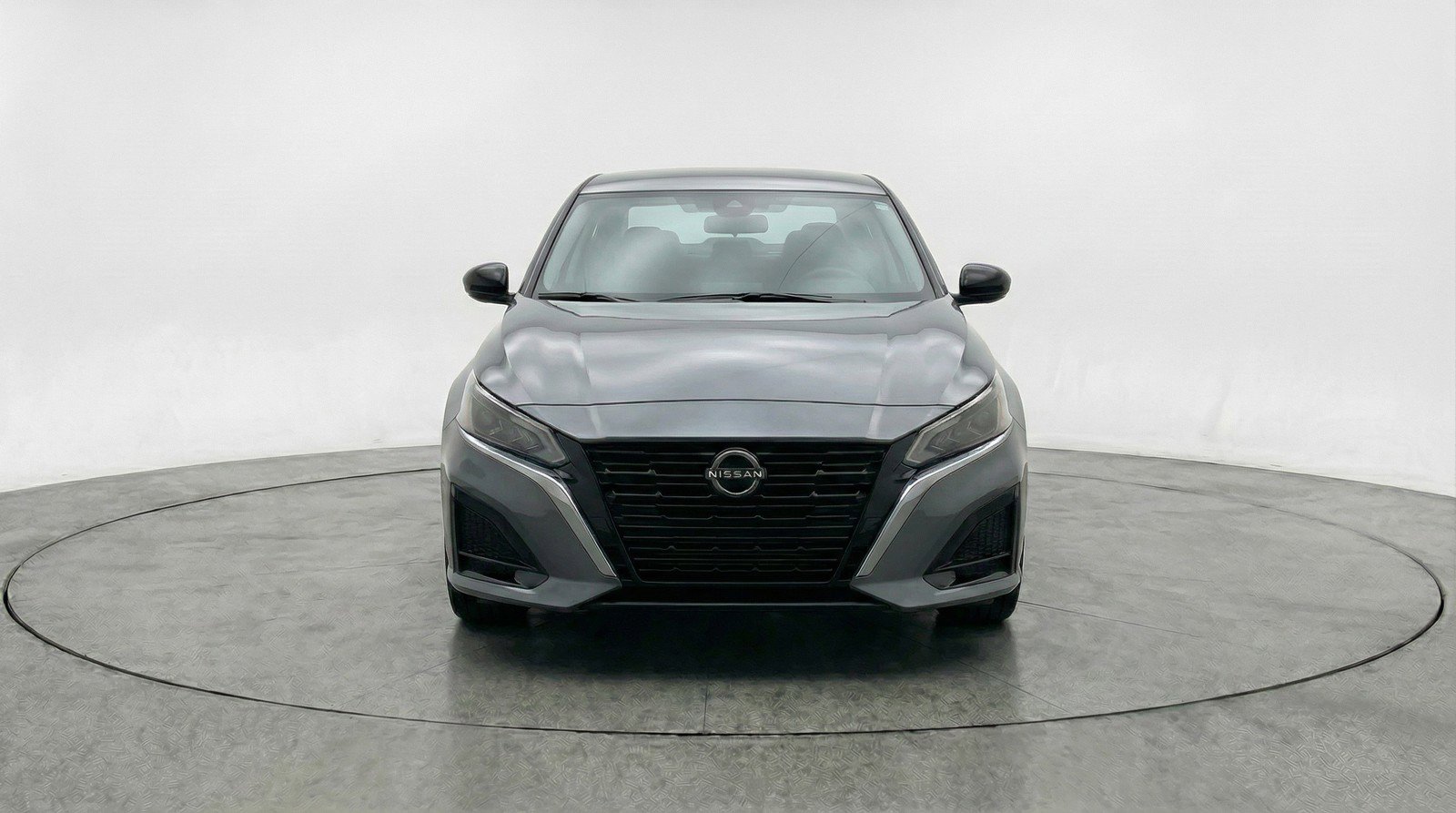 Used 2025 Nissan Altima 2.5 SV image 2