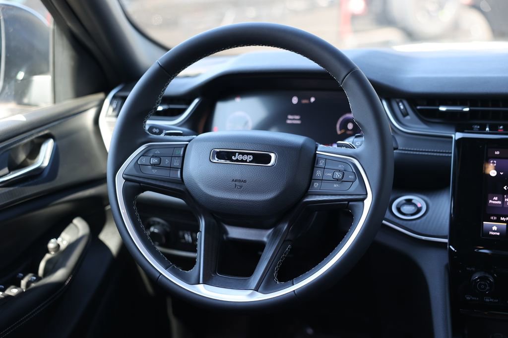 New 2025 Jeep Grand Cherokee Laredo w/ MOPAR Finishing Package image 28