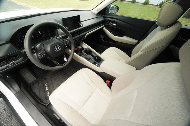 Used 2025 Honda Accord SE image 22