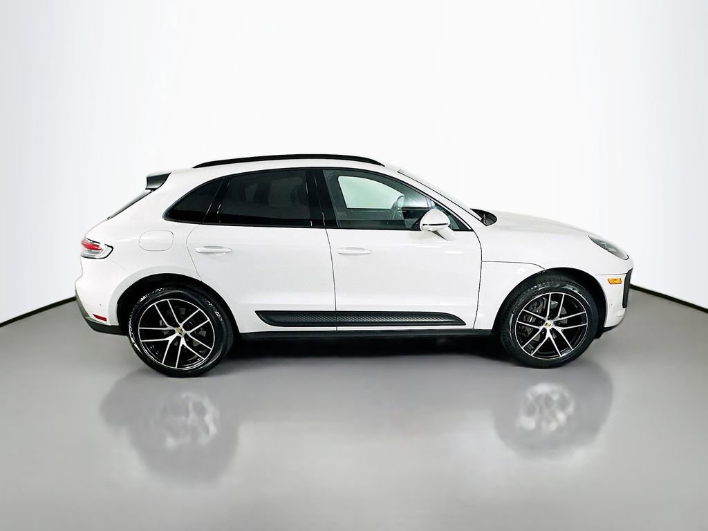 Certified 2023 Porsche Macan image 8