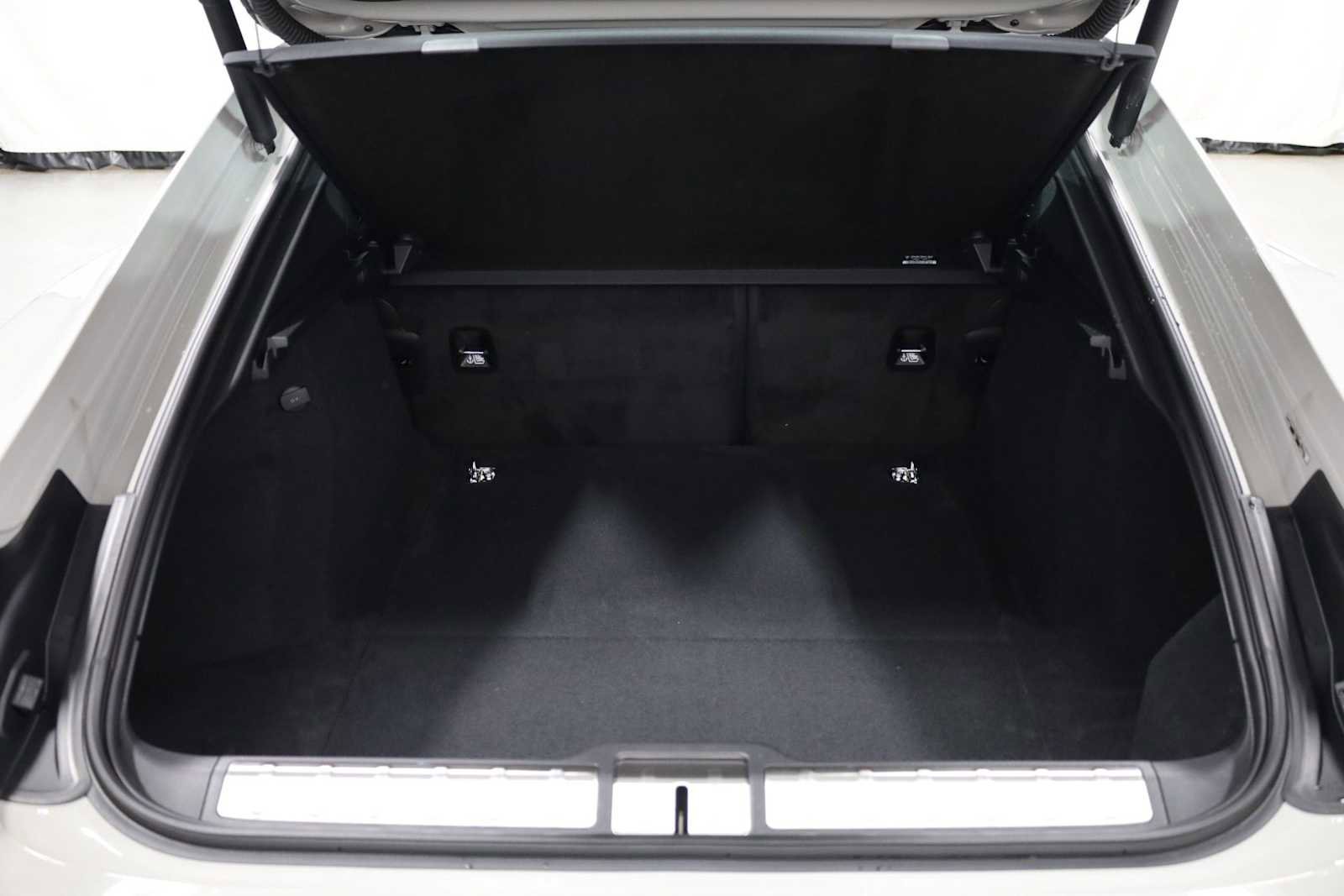 New 2026 Porsche Panamera image 39