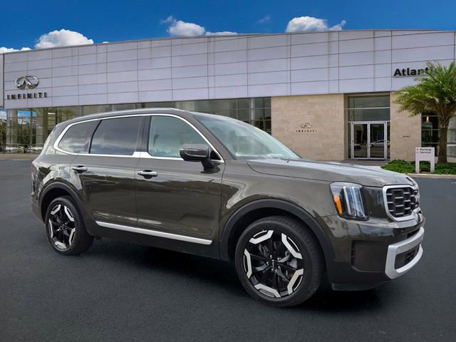 Used 2025 Kia Telluride S FWD image 2