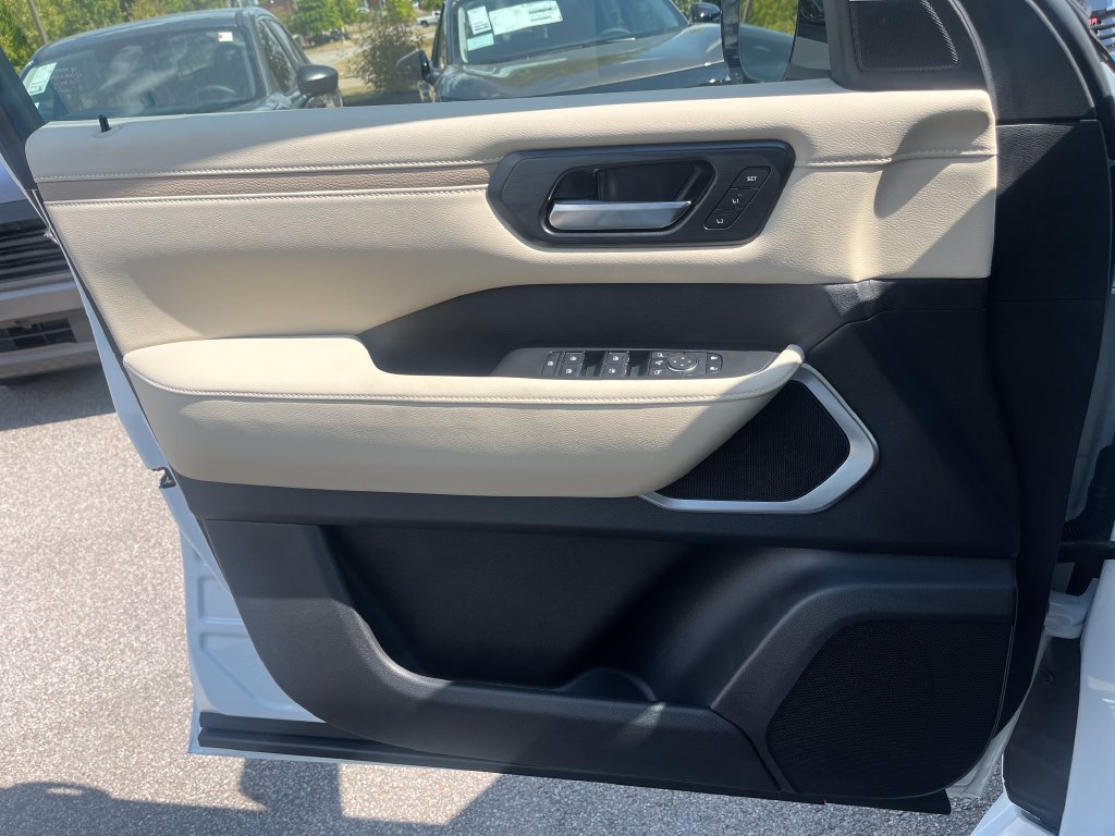 New 2026 Nissan Armada Platinum Reserve AWD/4WD image 4