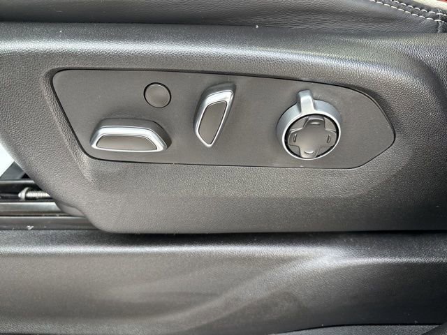 Used 2024 GMC Yukon Denali Ultimate image 11