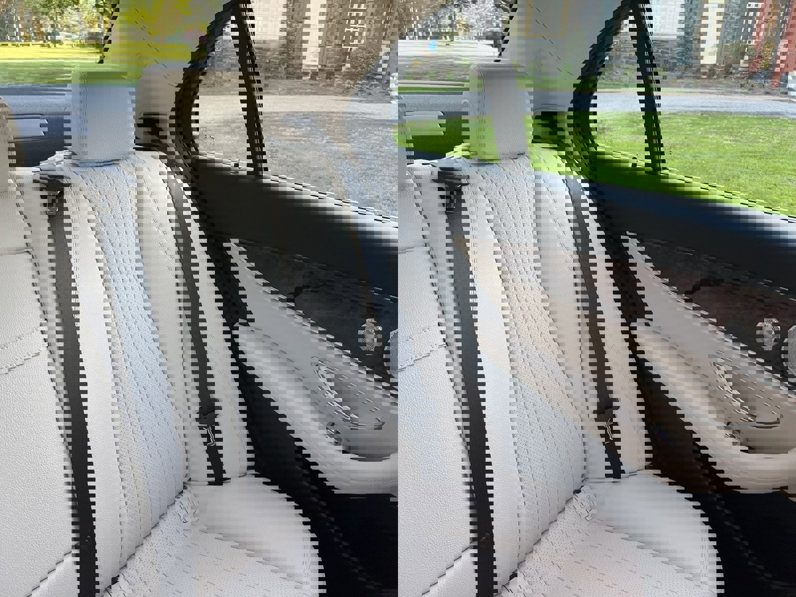 Used 2019 Mercedes-Benz E 300 4MATIC image 19