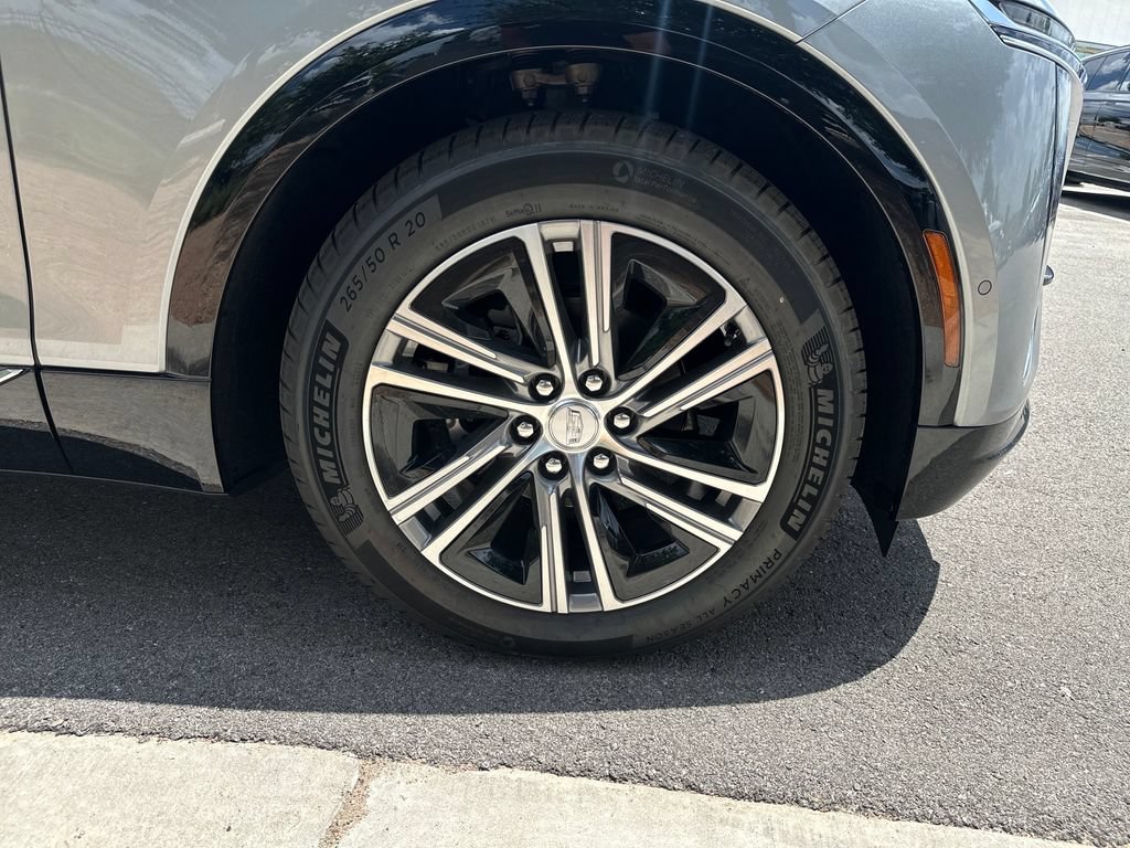 New 2026 Cadillac Lyriq Premium Luxury w/ LPO, Floor Liner Package AWD/4WD image 14