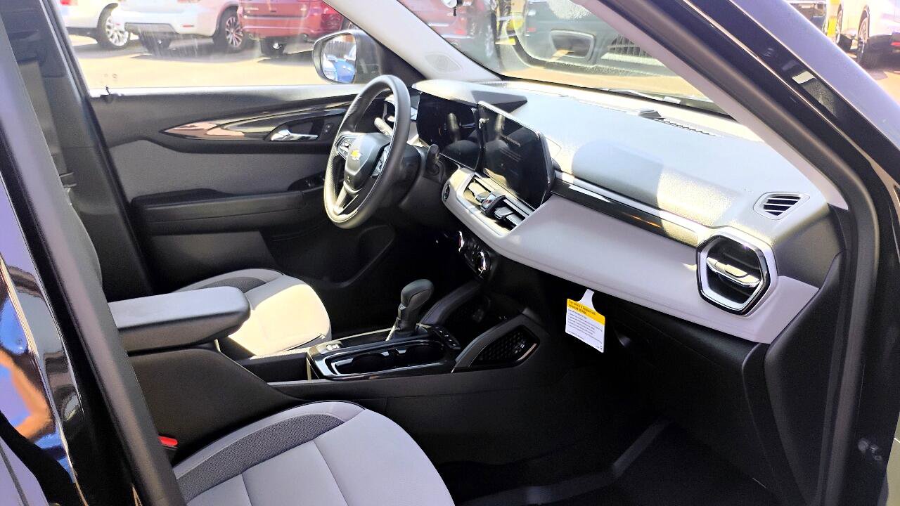 Used 2025 Chevrolet TrailBlazer LS w/ LS Convenience Package image 24