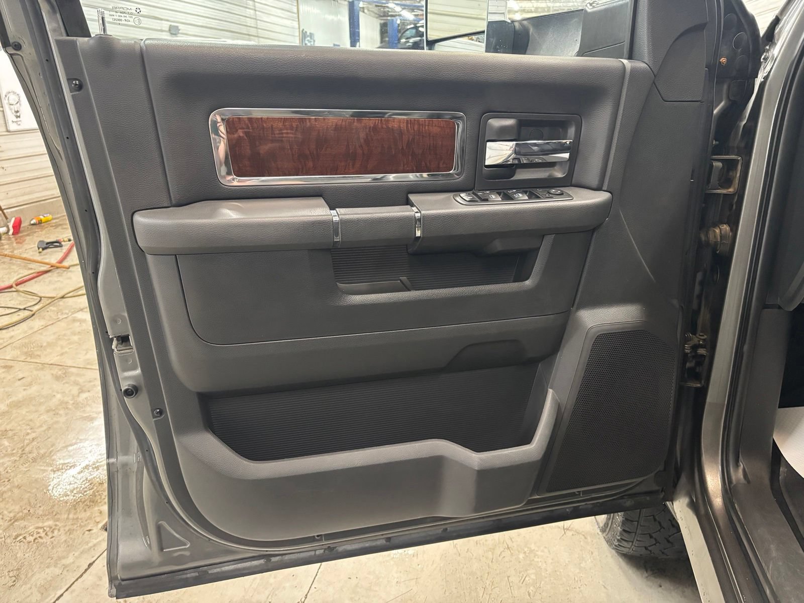 Used 2011 RAM 2500 Laramie w/ Protection Group AWD/4WD image 7