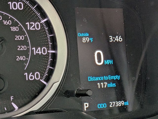 Used 2022 Toyota Corolla LE image 5