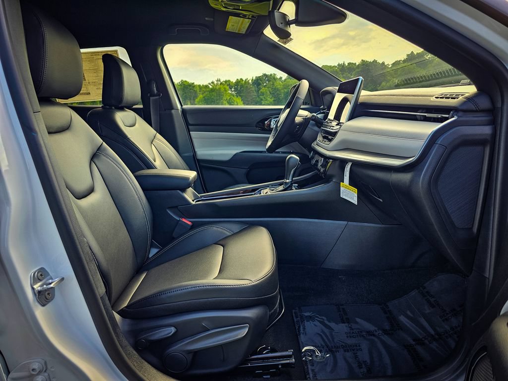 New 2026 Jeep Compass Limited AWD/4WD image 38