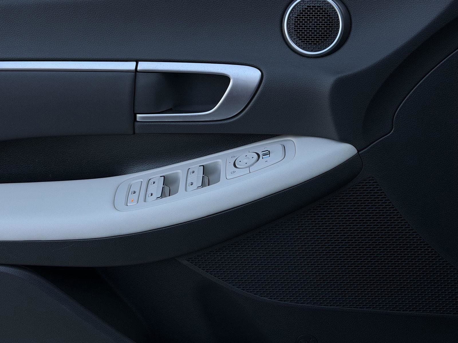 Certified 2024 Hyundai Sonata SEL w/ Convenience Package image 23