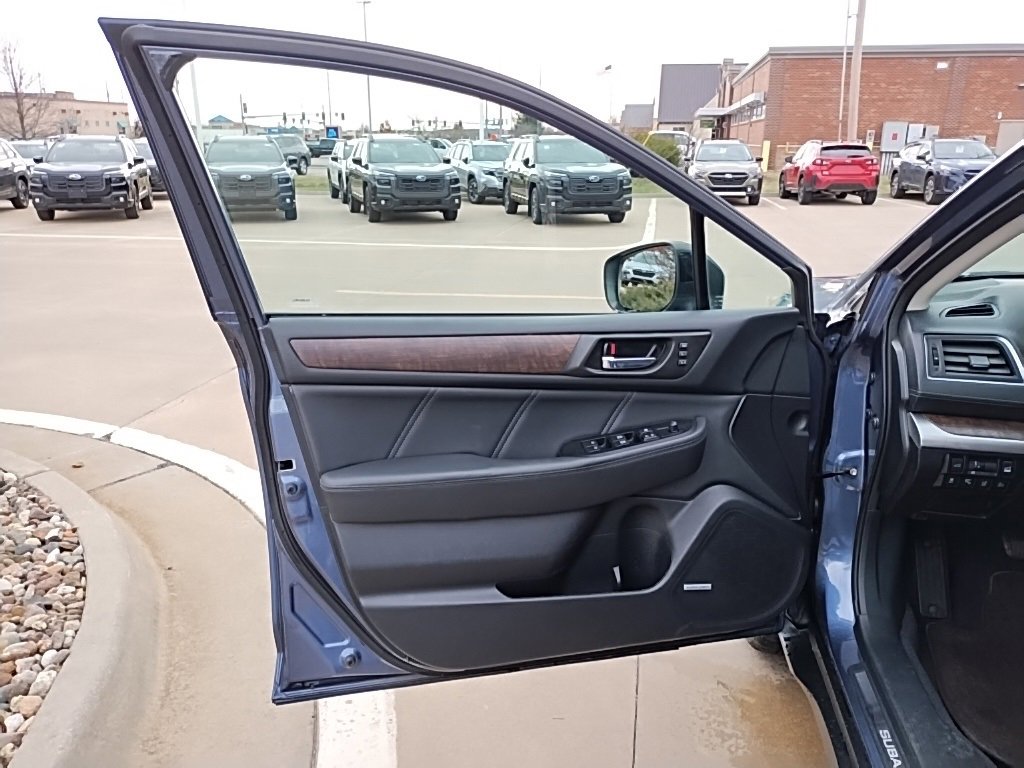 Used 2018 Subaru Outback 2.5i Limited image 18