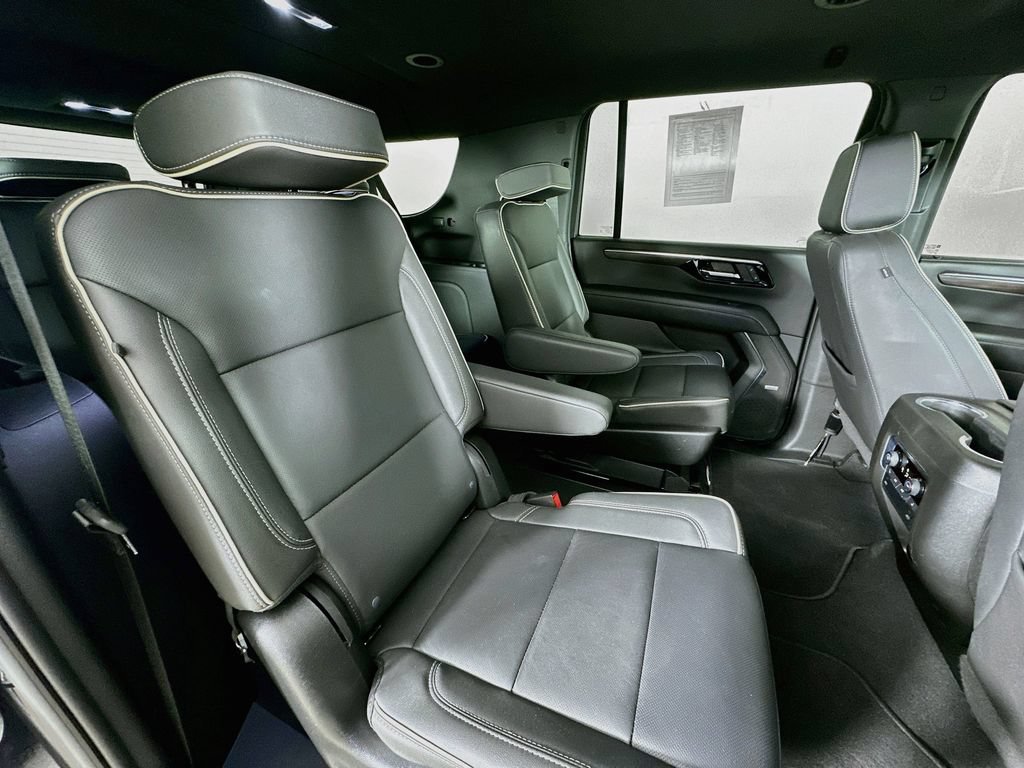 Used 2026 Chevrolet Suburban Premier AWD/4WD image 35