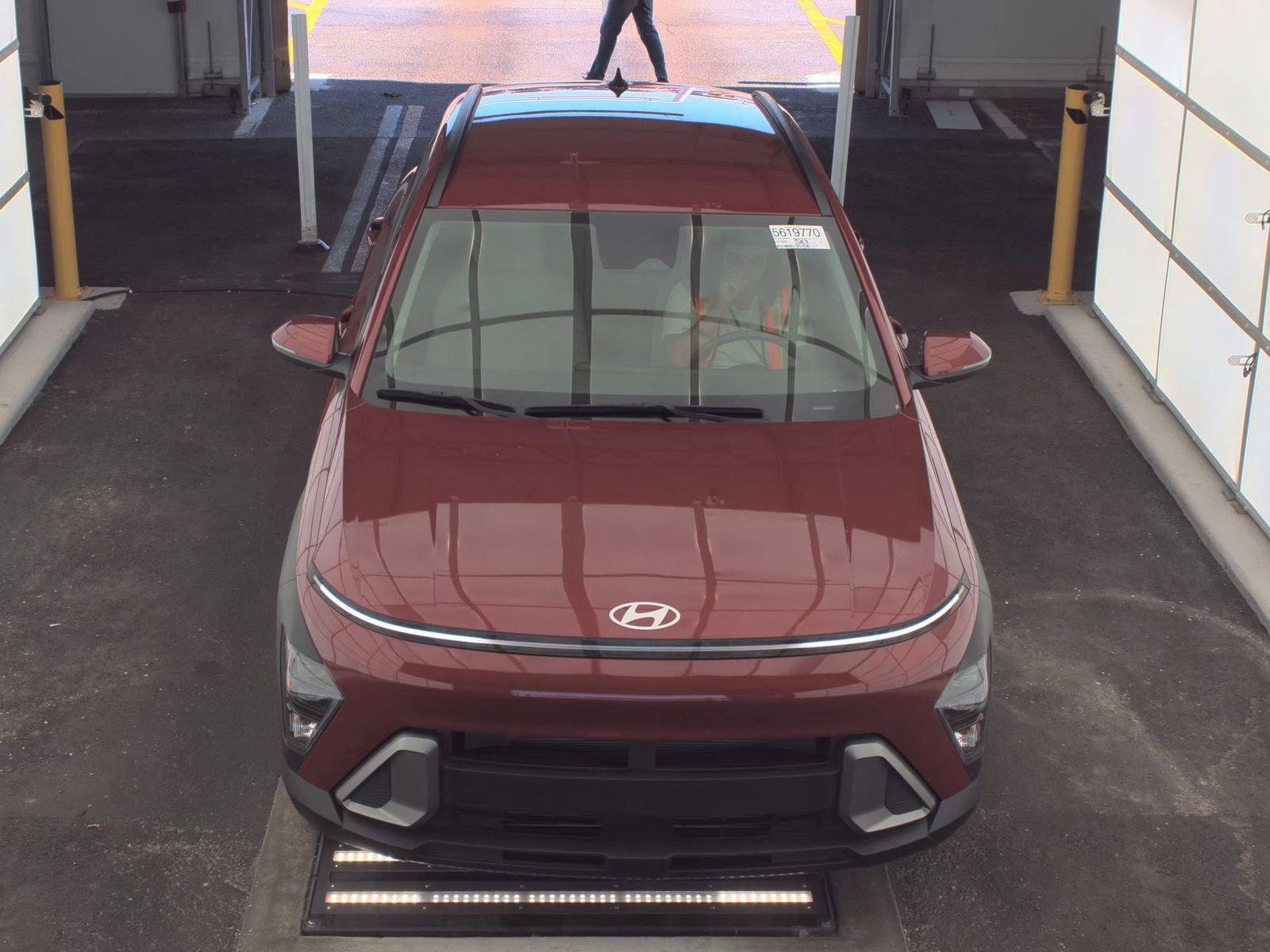 Used 2024 Hyundai Kona SEL FWD image 2