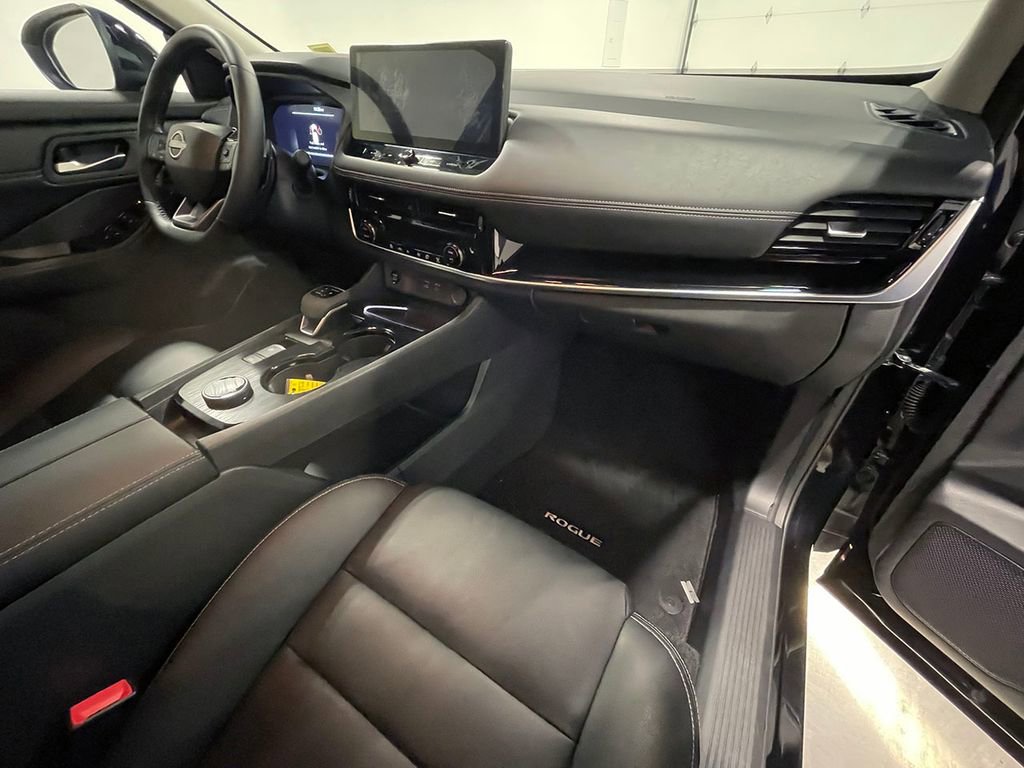 Used 2026 Nissan Rogue SL AWD/4WD image 27