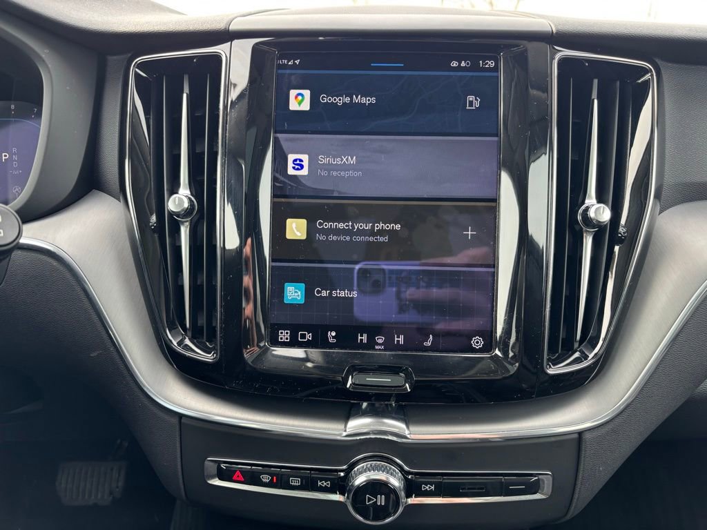 Certified 2023 Volvo XC60 B5 Core w/ Climate Package image 9