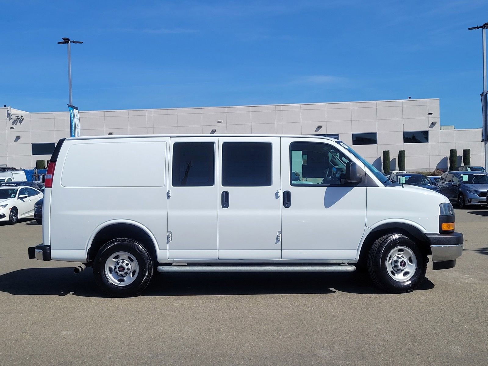 Used 2023 GMC Savana 2500 w/ Driver Convenience Package image 4
