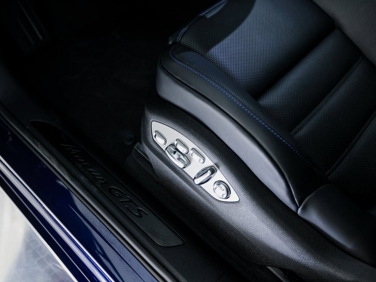 New 2026 Porsche Macan GTS AWD/4WD image 14