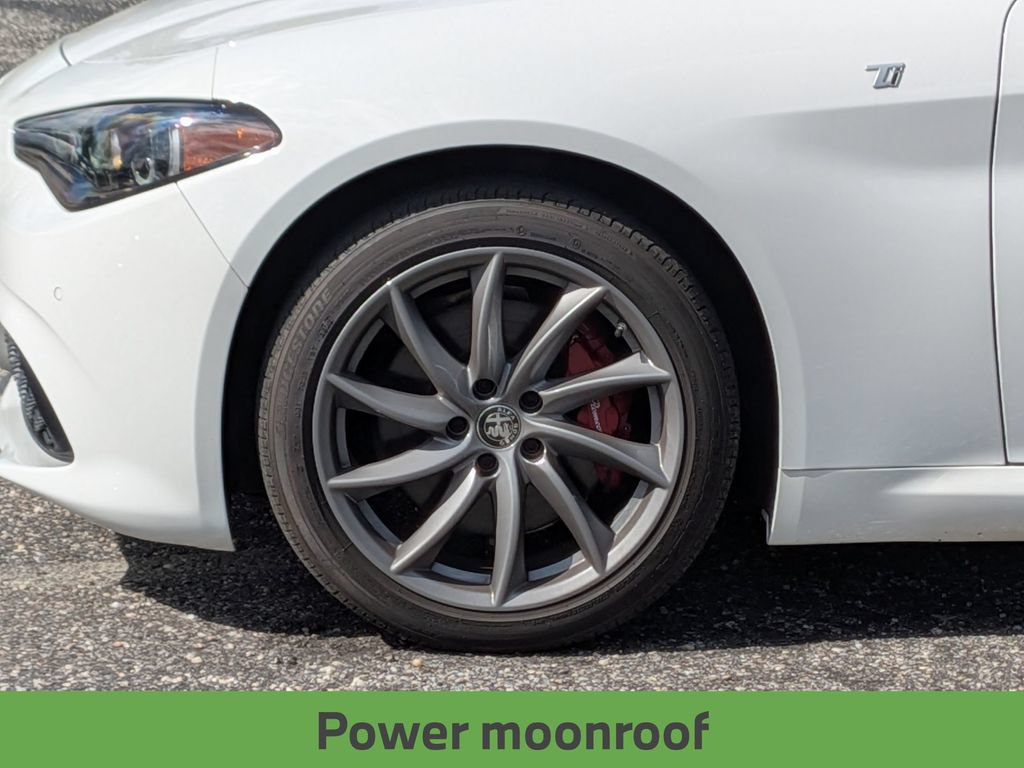 Used 2024 Alfa Romeo Giulia Ti AWD/4WD image 13