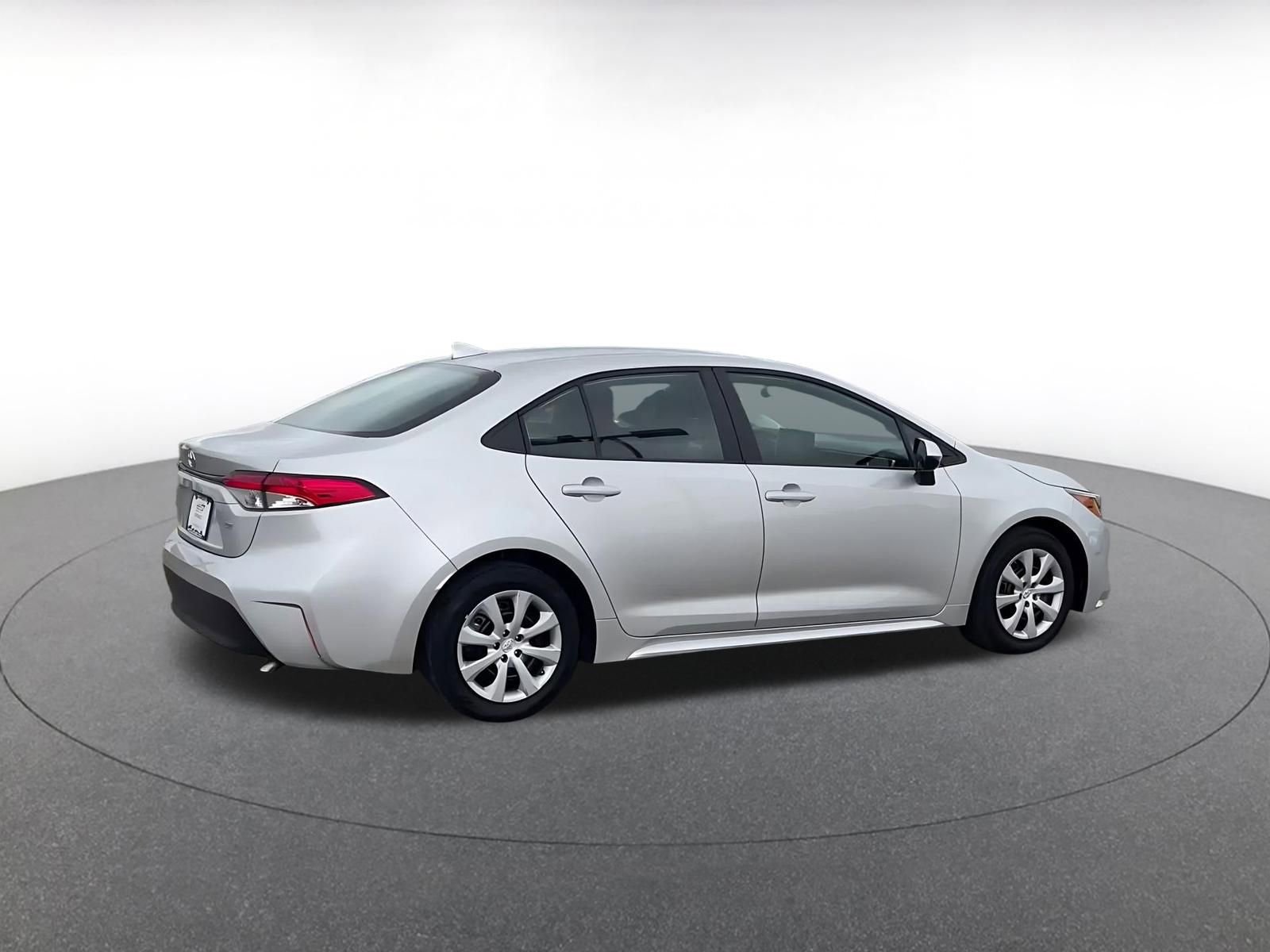 Used 2025 Toyota Corolla LE FWD image 15