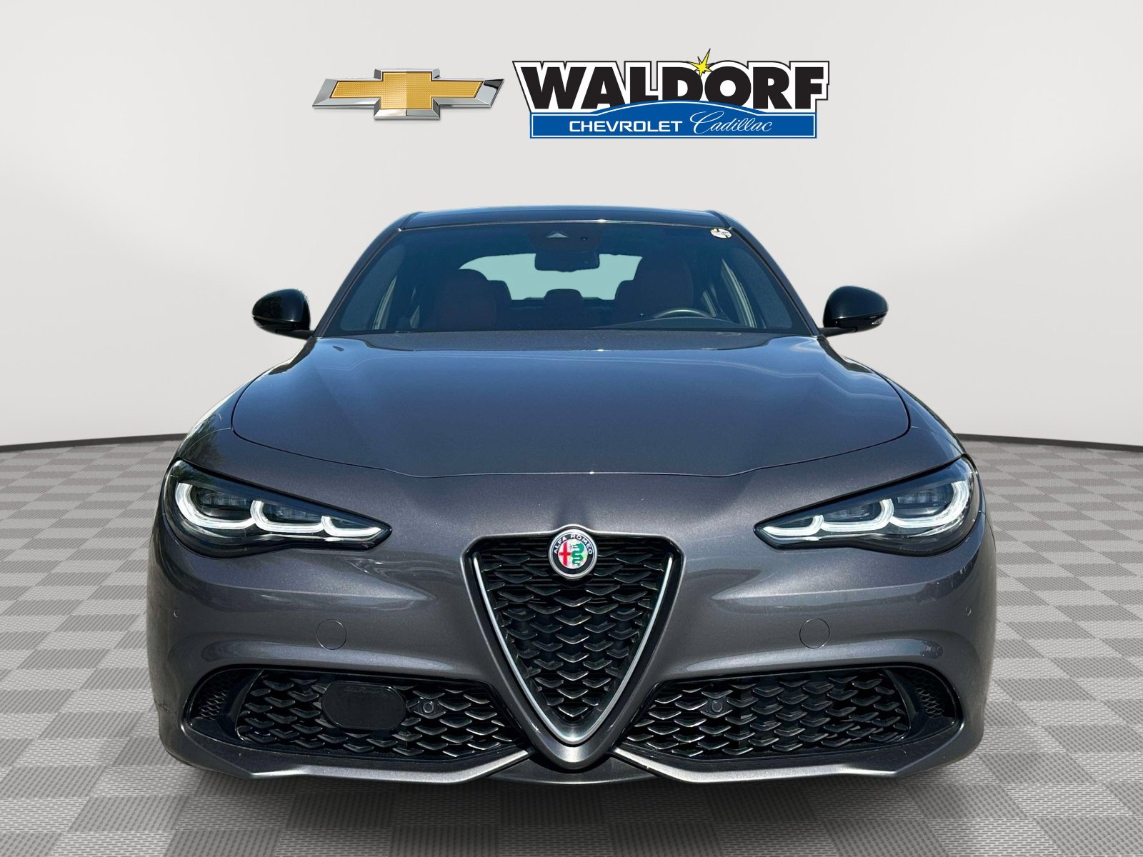 Used 2024 Alfa Romeo Giulia Ti AWD/4WD image 2